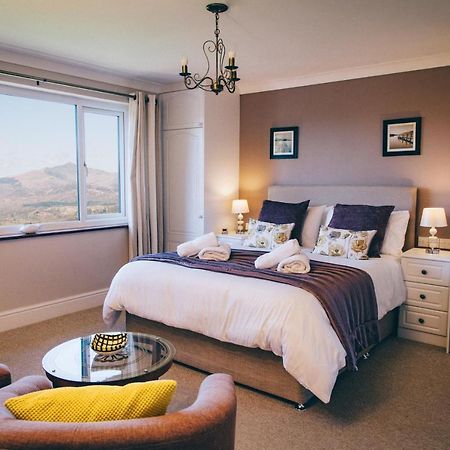 Ferlas Bed And Breakfast Penrhyndeudreath Exteriér fotografie