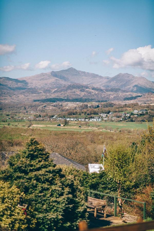 Ferlas Bed And Breakfast Penrhyndeudreath Exteriér fotografie